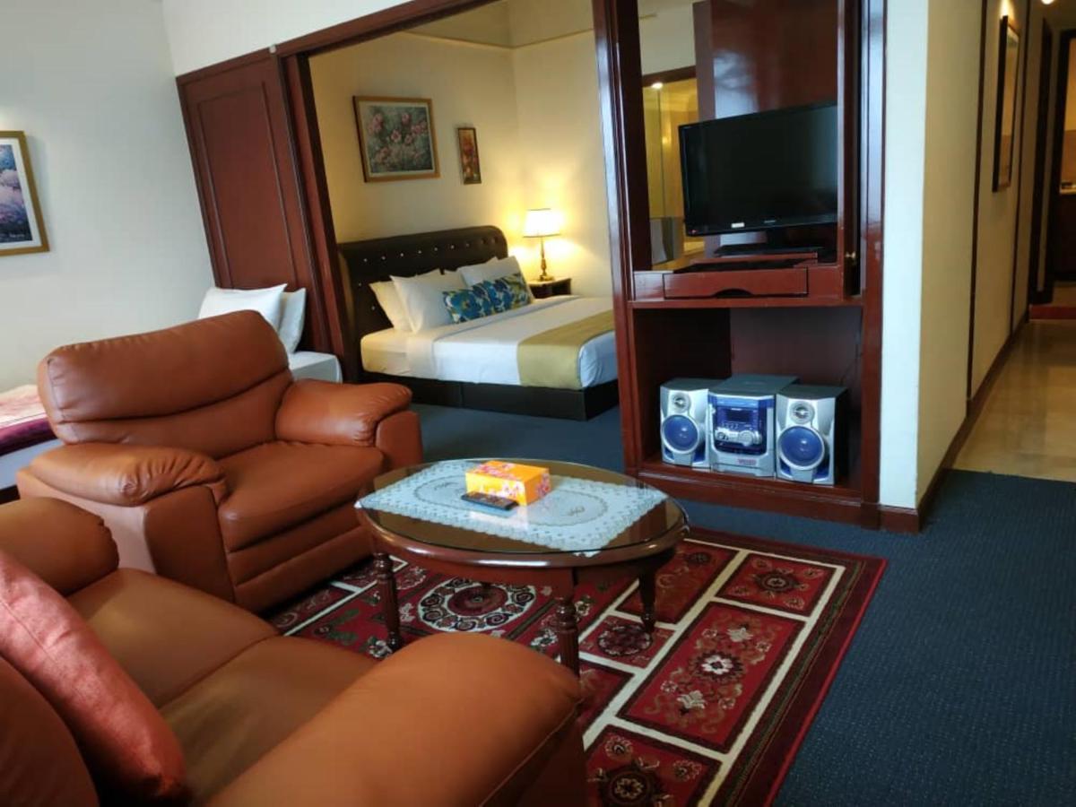 100100 Suites At Times Square Malaysia Kuala Lumpur Bagian luar foto